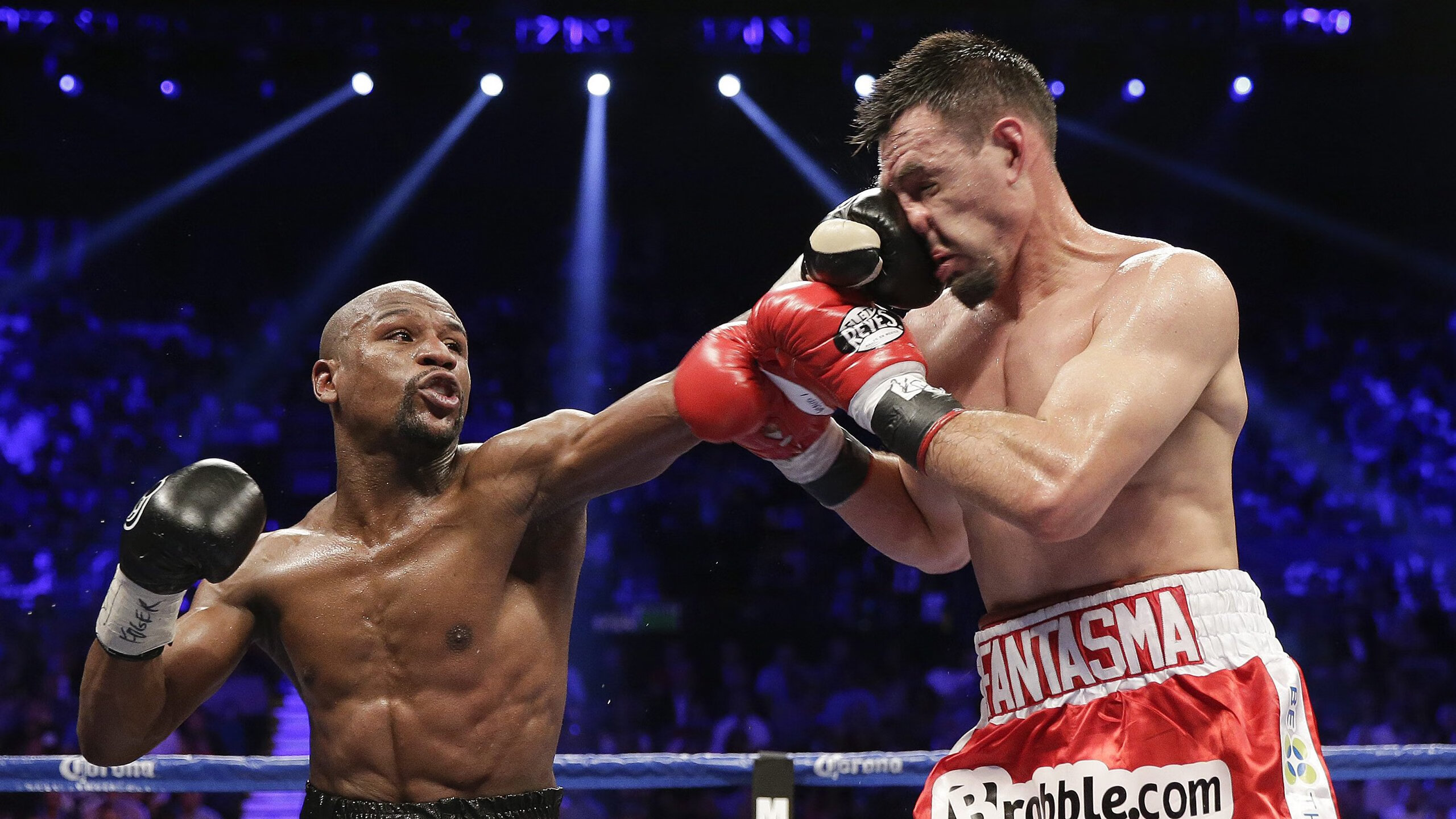 佛罗伦萨冲垮比利亚雷亚尔，当紫色风暴席卷黄色潜水艇