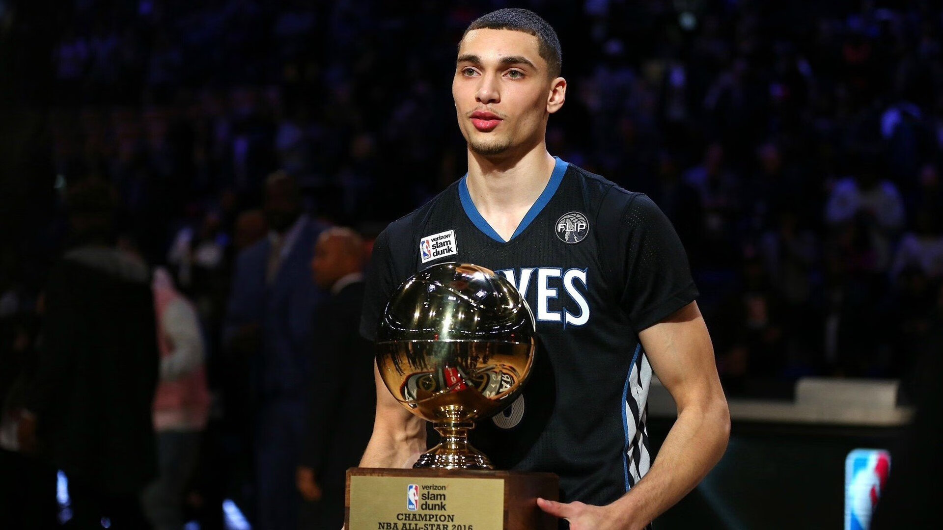 字母哥撕碎湖人防线，当希腊怪兽遇上紫金军团